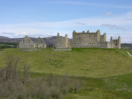 Ruthven Barracks Feature Page on Undiscovered Scotland